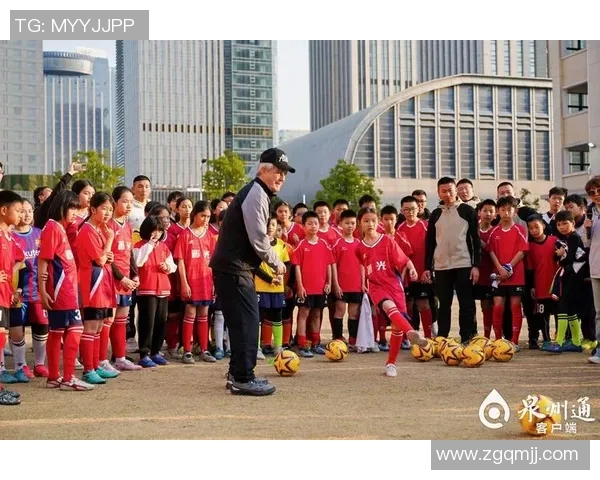 潮流兄弟与足球明星的完美结合展现青春活力与运动激情